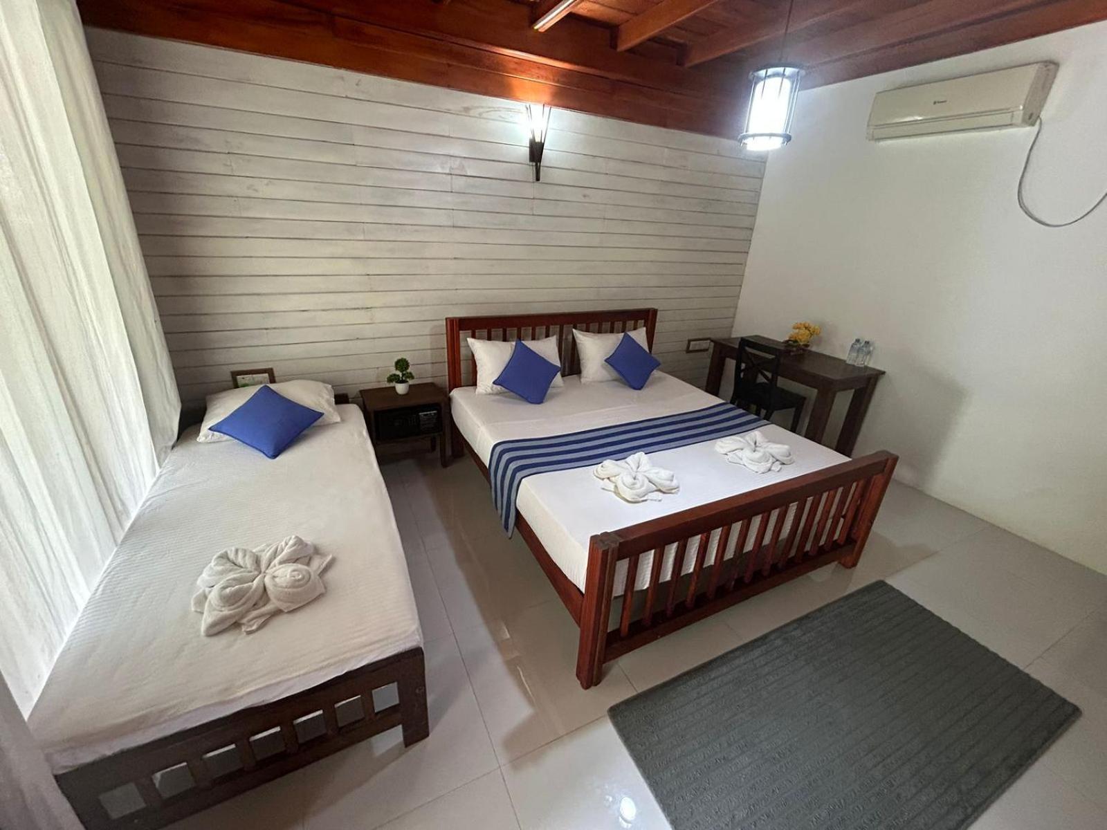 Wood Hotel Mirissa